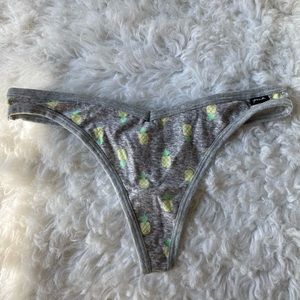 VS PINK pineapple 🍍 thong